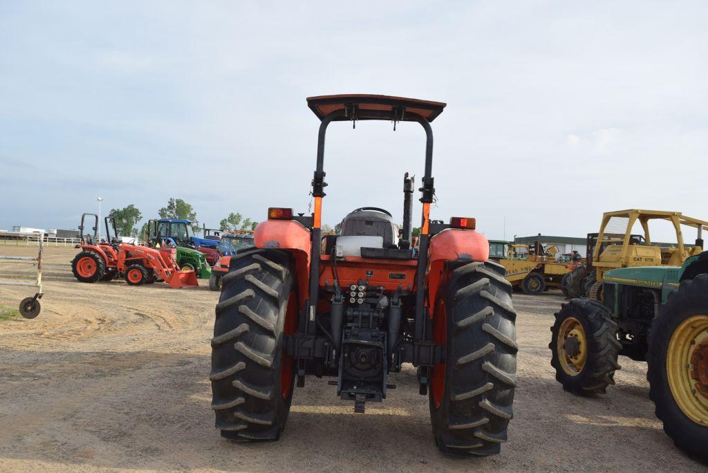 KUBOTA M5111 4WD CANOPY W/LDR AND BUCKET 1283HRS (WE DO NOT GUARANTEE HOURS)