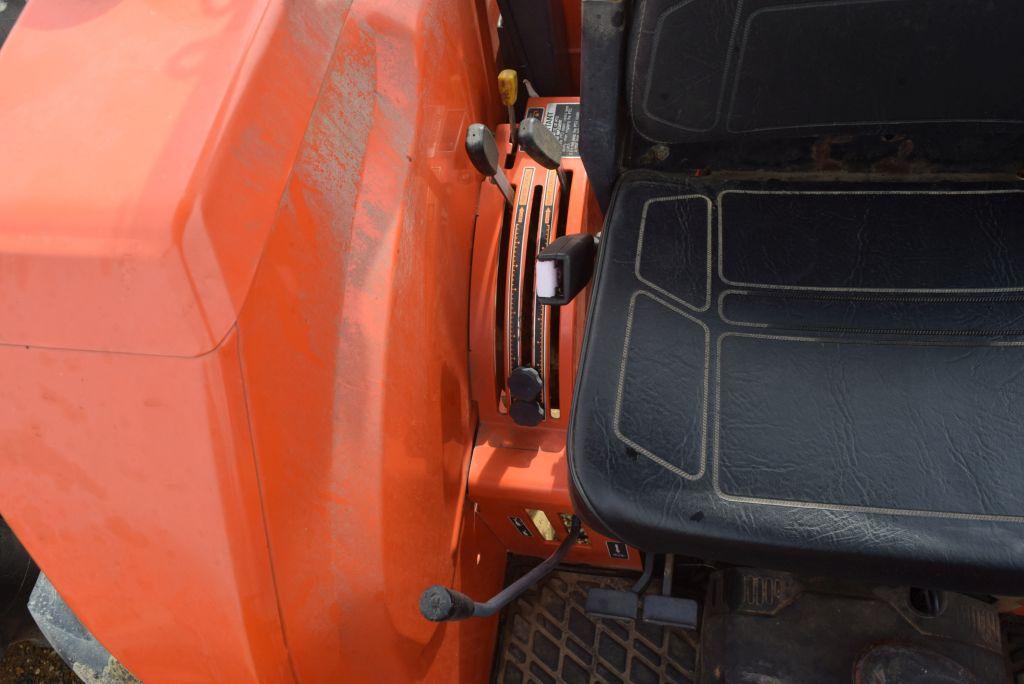 KUBOTA M6800 UTILITY SPECIAL CANOPY 4WD W/ LDR BUCKET 411HRS (WE DO NOT GUARANTEE HOURS)