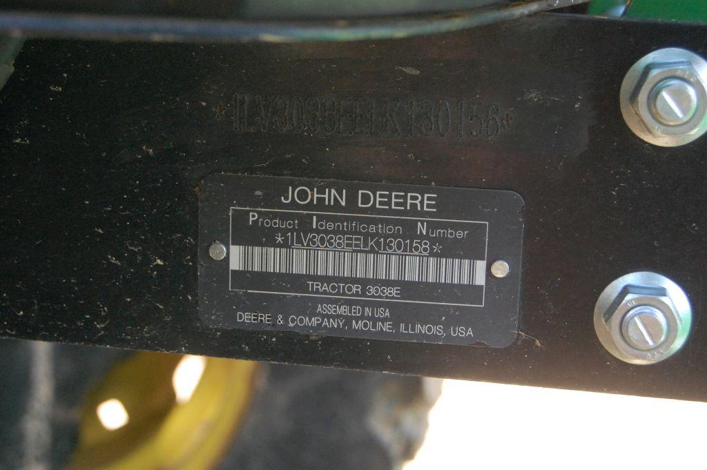 JD 3038 4WD ROPS W/ LDR AND BUCKET 151HRS. WE DO NOT GAURANTEE HOURS