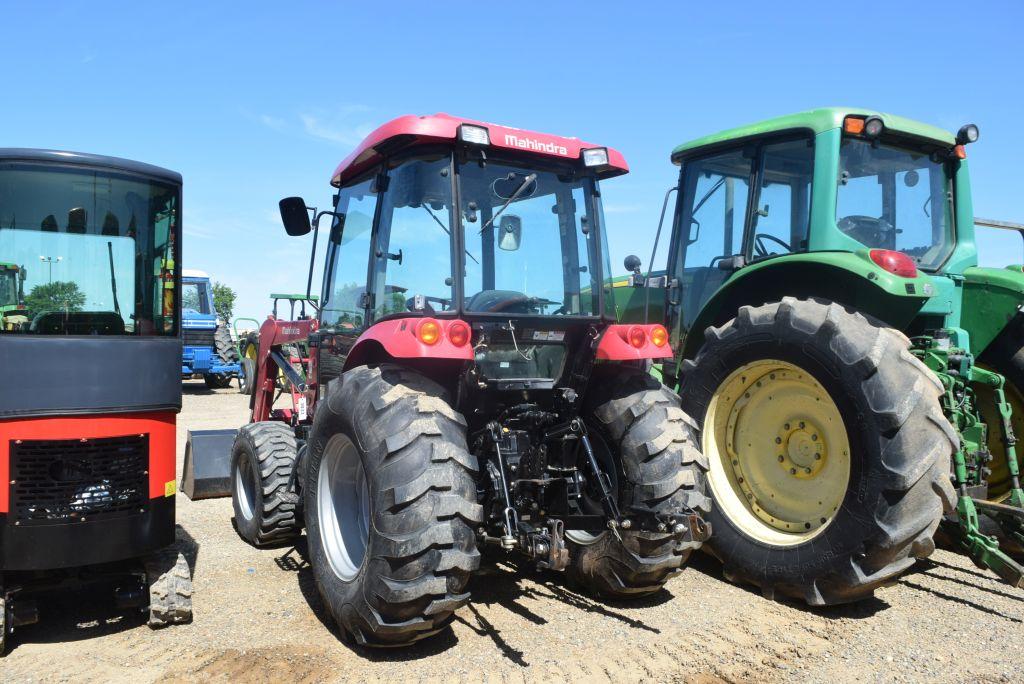 MAHINDRA 2655 4WD C/A W/ LDR AND BUCKET 733HRS. WE DO NOT GAURANTEE HOURS