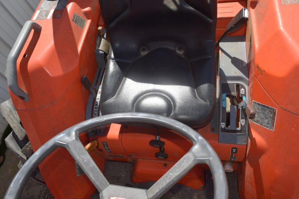 KUBOTA L3010 4WD ROPS HST W/ LDR AND BUCKET