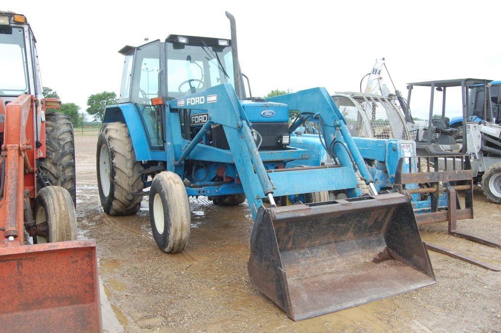 FORD 5640 2WD C/A W/ LDR AND BUCKET 1507HRS. WE DO NOT GAURANTEE HOURS