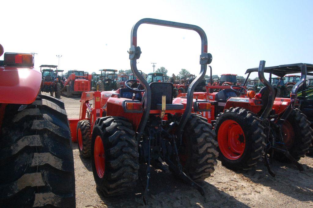 KUBOTA L3400 ROPS 4WD W/ LDR BUCKLET