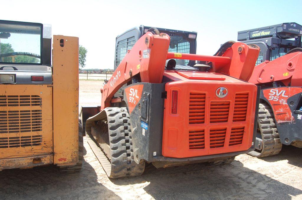 KUBOTA SVL97-2 RUBBER TRACK SKID STEER