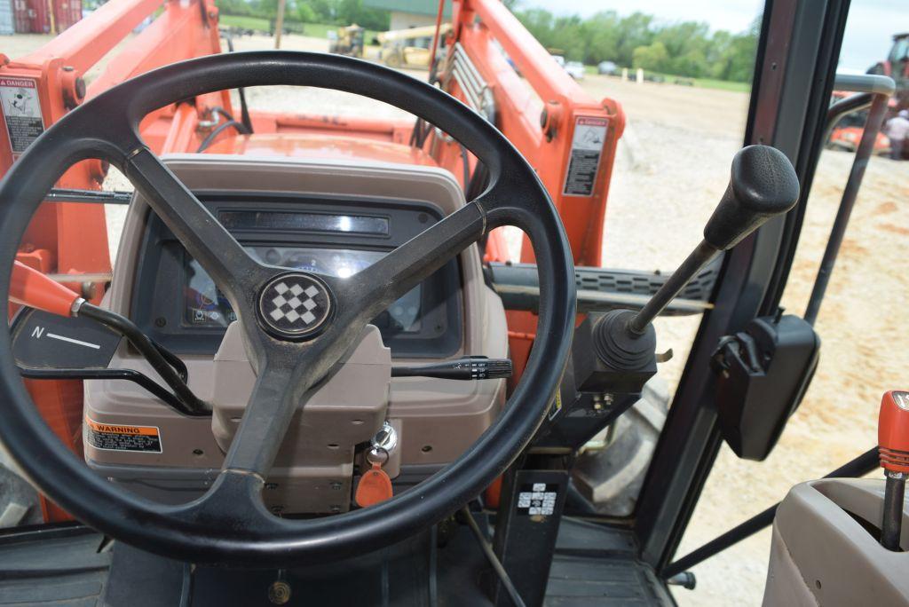 KUBOTA M105X C/A 4WD W/ LDR BUCKET