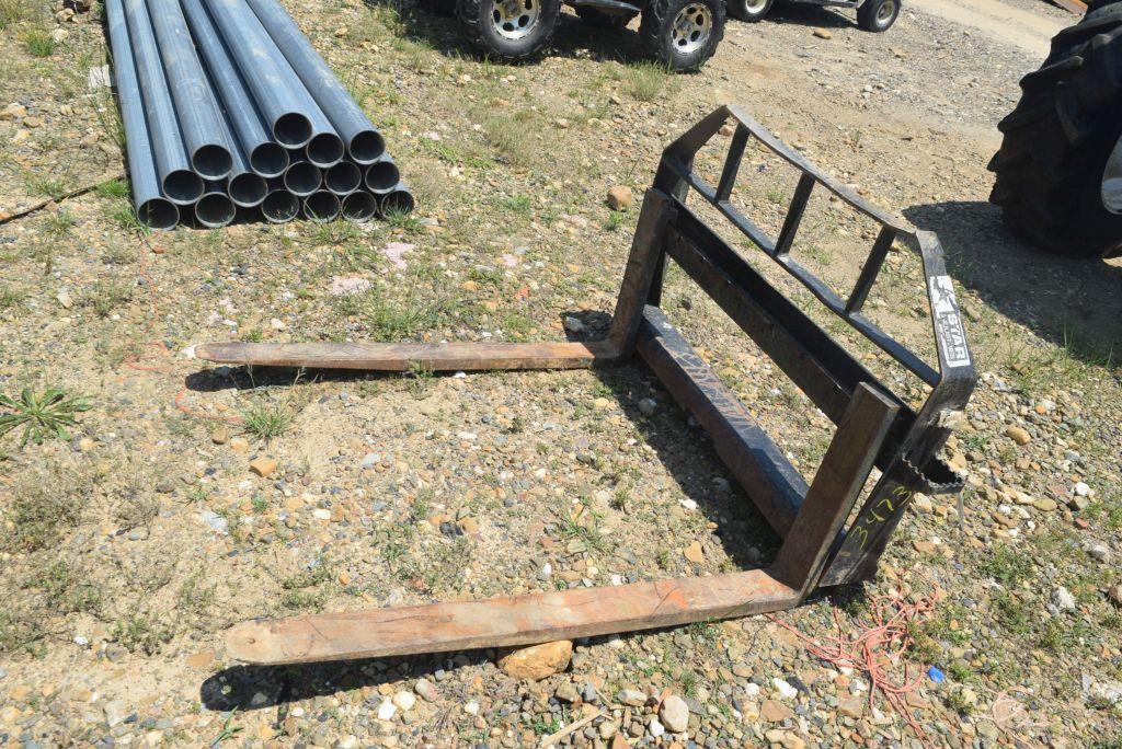 SKID STEER PALLET FORKS