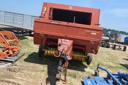 NH 678 ROUND BALER