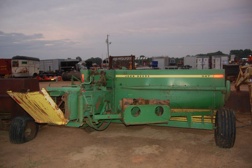 JD 347 SQUARE BALER