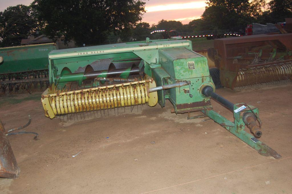 JD 347 SQUARE BALER