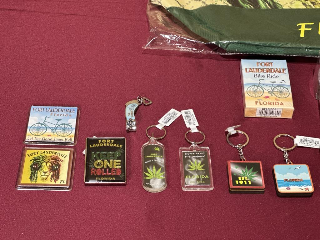 LOT CONSISTING OF ASSORTED BEACH-THEMED SOUVENIRS