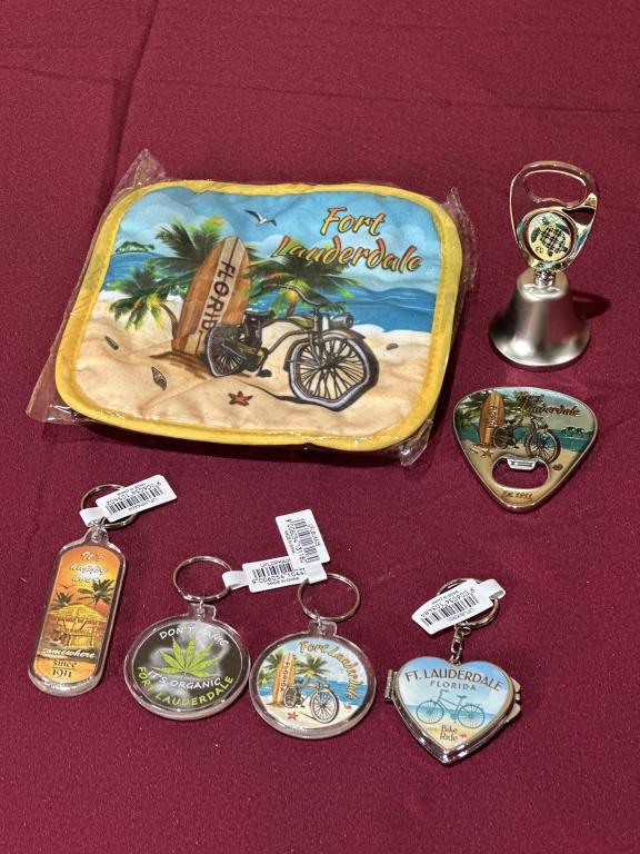 LOT CONSISTING OF ASSORTED BEACH-THEMED SOUVENIRS