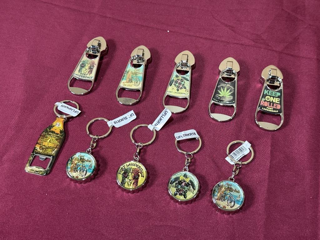 LOT CONSISTING OF ASSORTED BEACH-THEMED SOUVENIRS