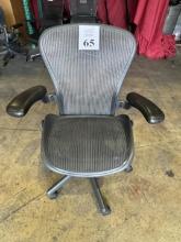 HERMAN MILLER AERON OFFICE ROLLING CHAIR