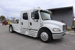 2004 Freightliner Sport Chasis M2