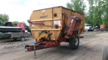 KNIGHT 3036 MIXER WAGON, scale, new bearings, back chain, and steel on belly, works good.