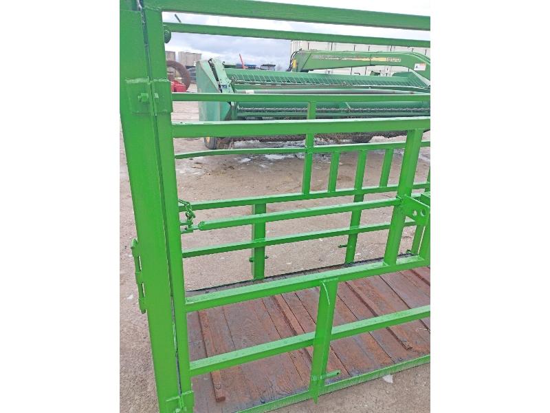 Cattle Chute With End Gate