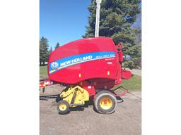 New Holland Roll Belt 450 Round Baler With Bale Slice