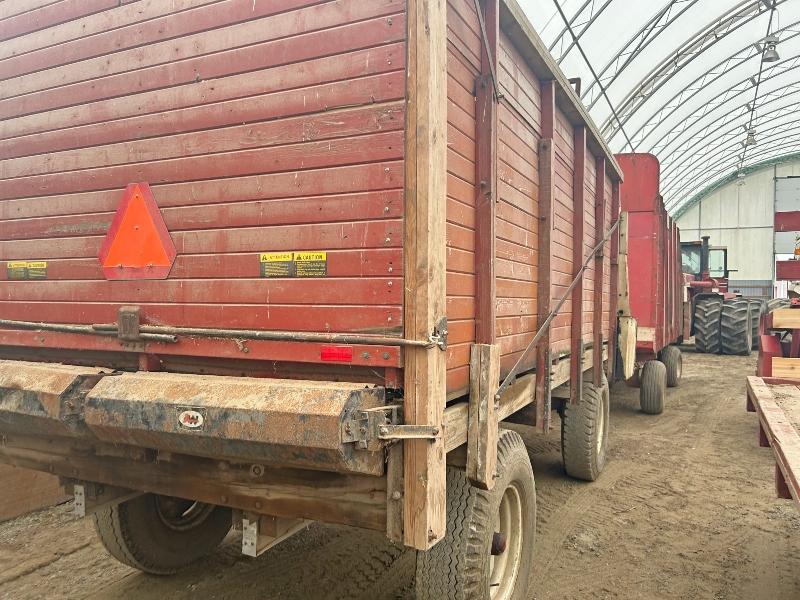 AW 16' Left Hand Unload Forage Wagon