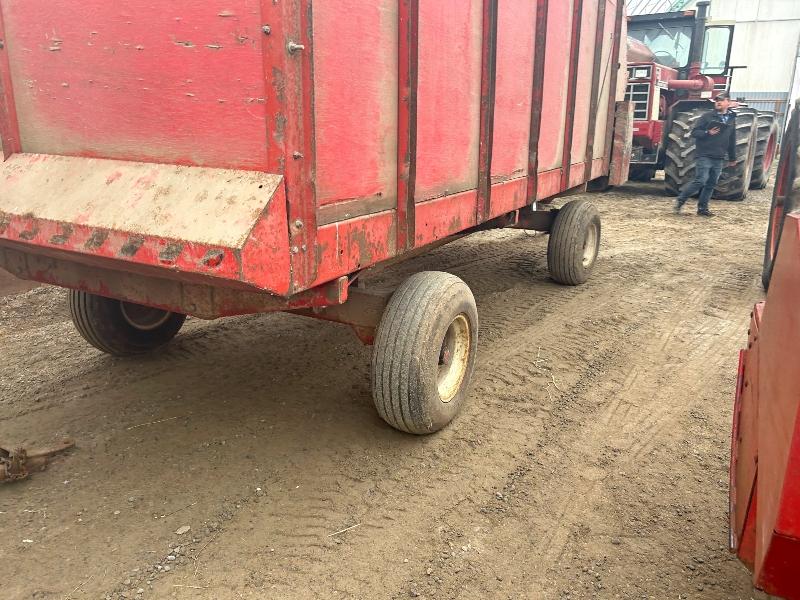 Massey Ferguson 16' Forage Wagon