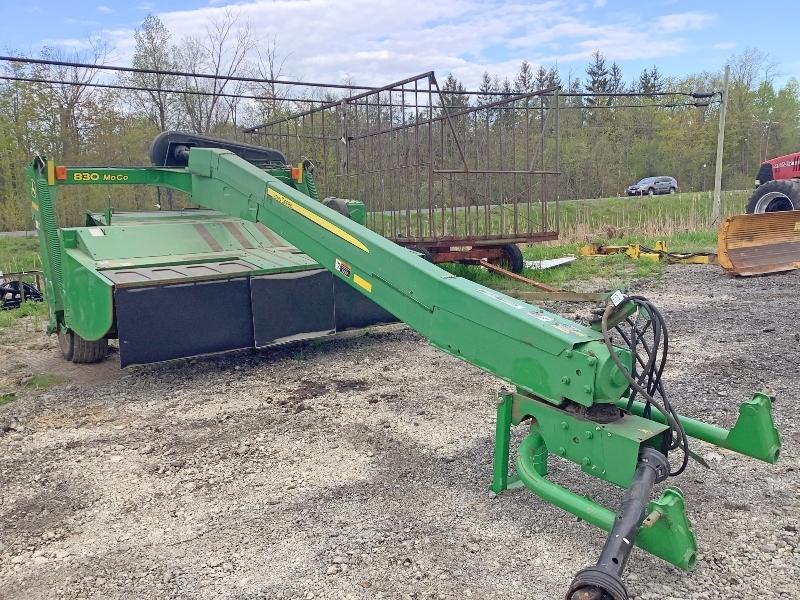 John Deere 830 Centre Pivot MoCo