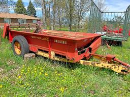 520 New Holland Manure Spreader - 2 Rear Beaters, Poly Floor