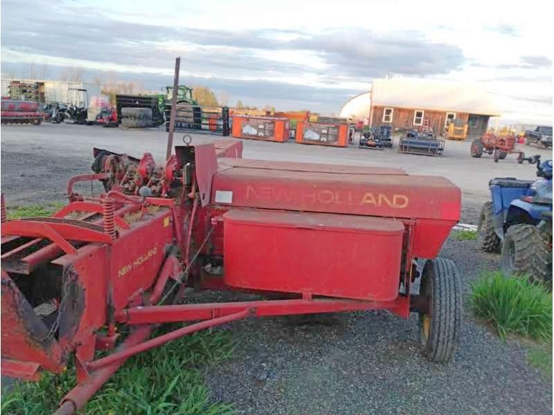 New Holland 273 Square Baler