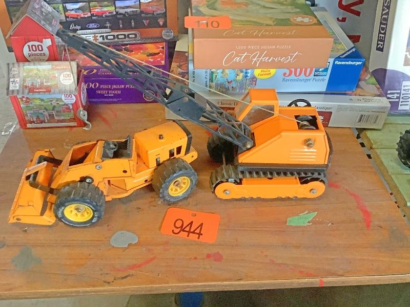 Metal Tonka Loader and Crane