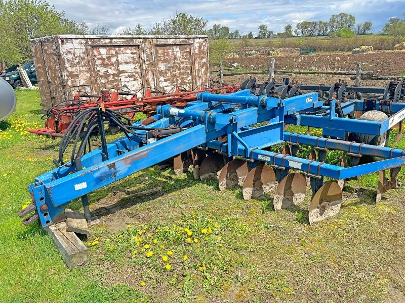 DMI 527 Ecolo Tiger 5 Shank 13' Deep Till Unit With Row Fillers