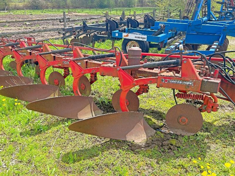 Kongskilde 600 Series 6 Furrow Semi Mount Plow