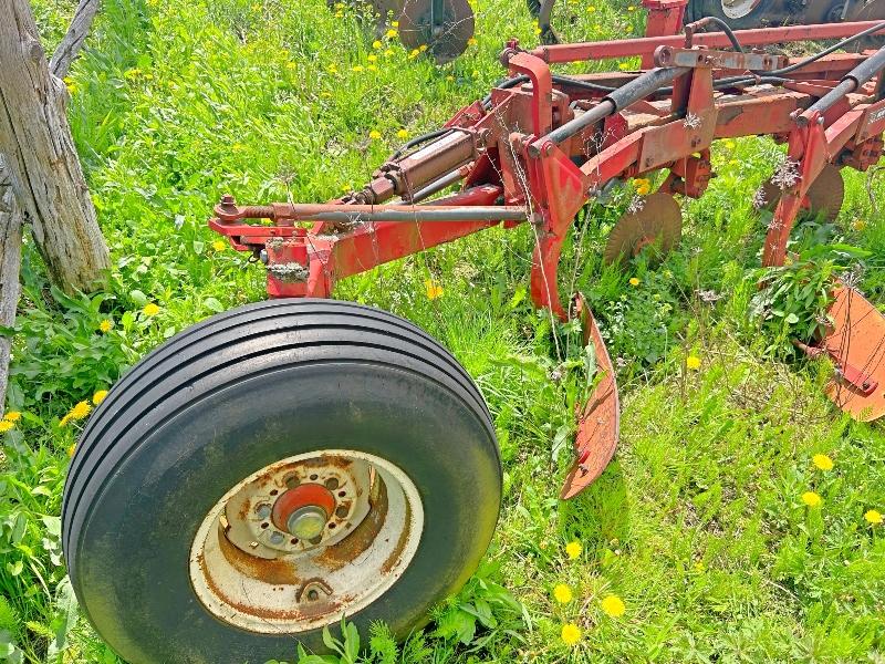 Kongskilde 600 Series 6 Furrow Semi Mount Plow