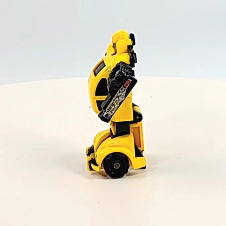 Vintage Transformers G1 Pretender Bumblebee 1989 Yellow Beetle Takara/Hasbro