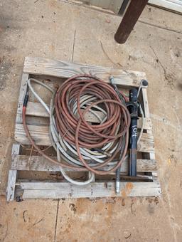 PALLET W/TRAILER JACK & HOSES