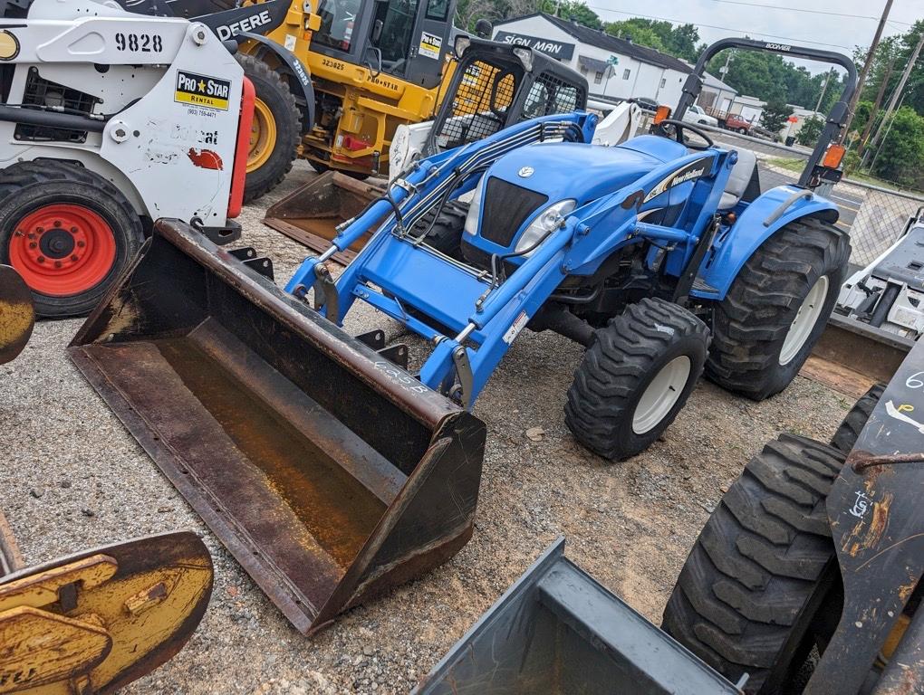 NEW HOLLAND TC48DA TRACTOR