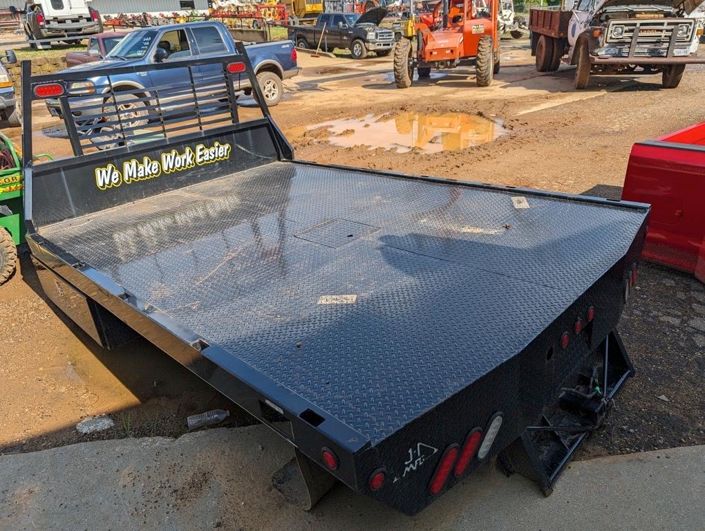 TRUCK BED W/TOOL BOXES