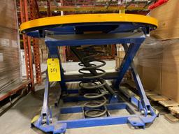 Spring-Loaded Pallet Positioner