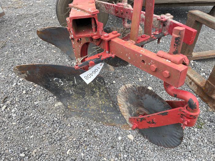 IH 2X 3PT HITCH PLOW