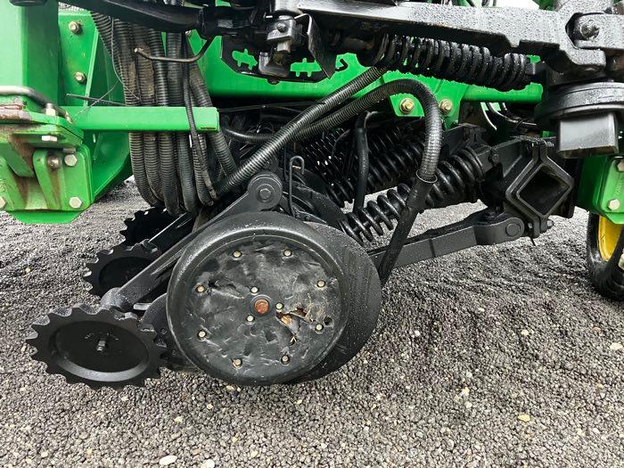 2005 JD 1690 AIR SEEDER #A01690S710281