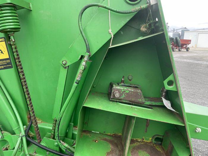 1985 JD 530 ROUND BALER #E00530X687204