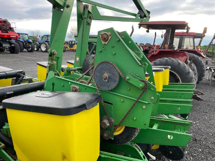 JD 1760 CORN PLANTER #670173