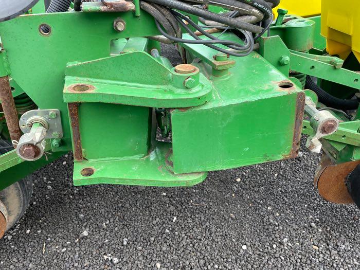 JD 1760 CORN PLANTER #670173