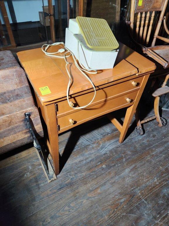 Bernina Sewing Machine in Wood Cabinet