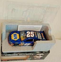 2015 Autographed Signed NASCAR 1/24 Chase Elliott MIB Action RCCA Napa #25 Die Cast Car Champion