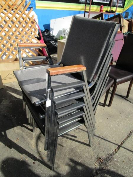5 Chairs Grey/Black Upholstered w/ Metal Frame Plastic/Wood Arms