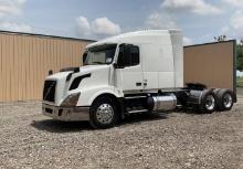 2014 Volvo VNL Sleeper Truck Tractor