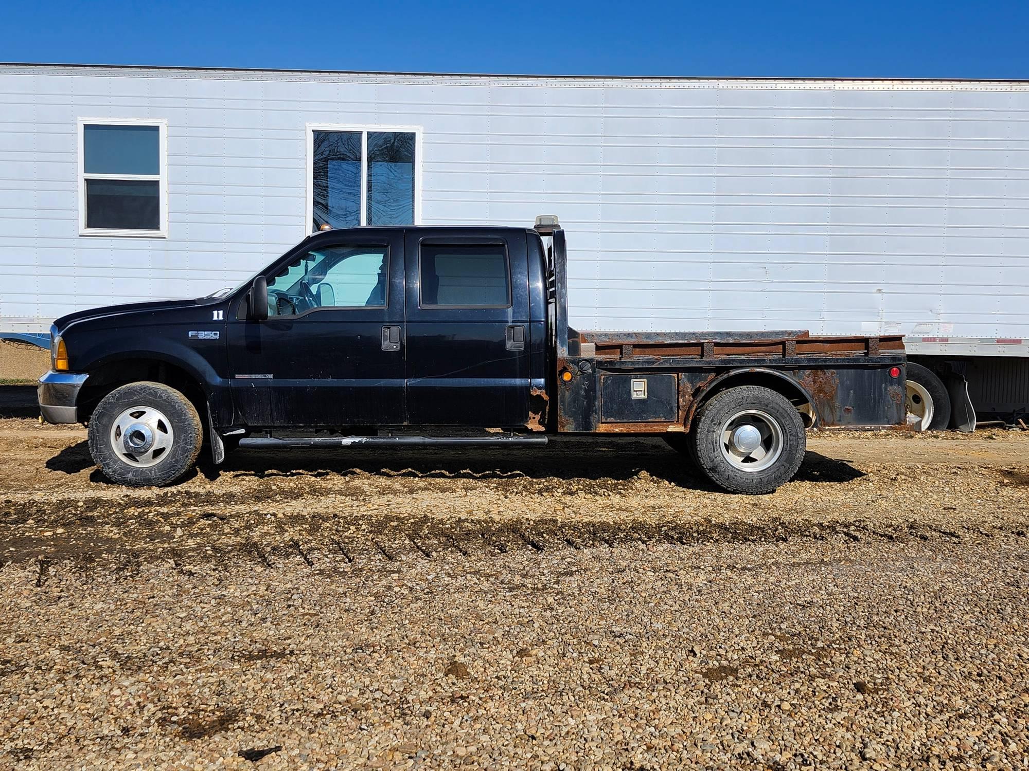 1999 Ford F350 Super Duty Flatbed Truck