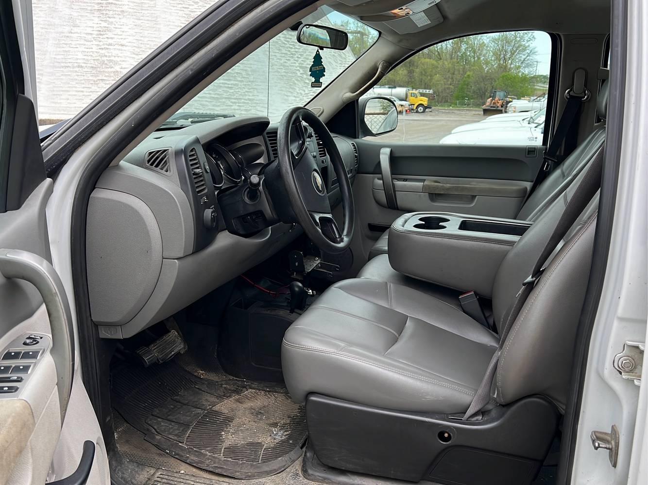 2011 Chevrolet Silverado 3500 HD Pickup Truck