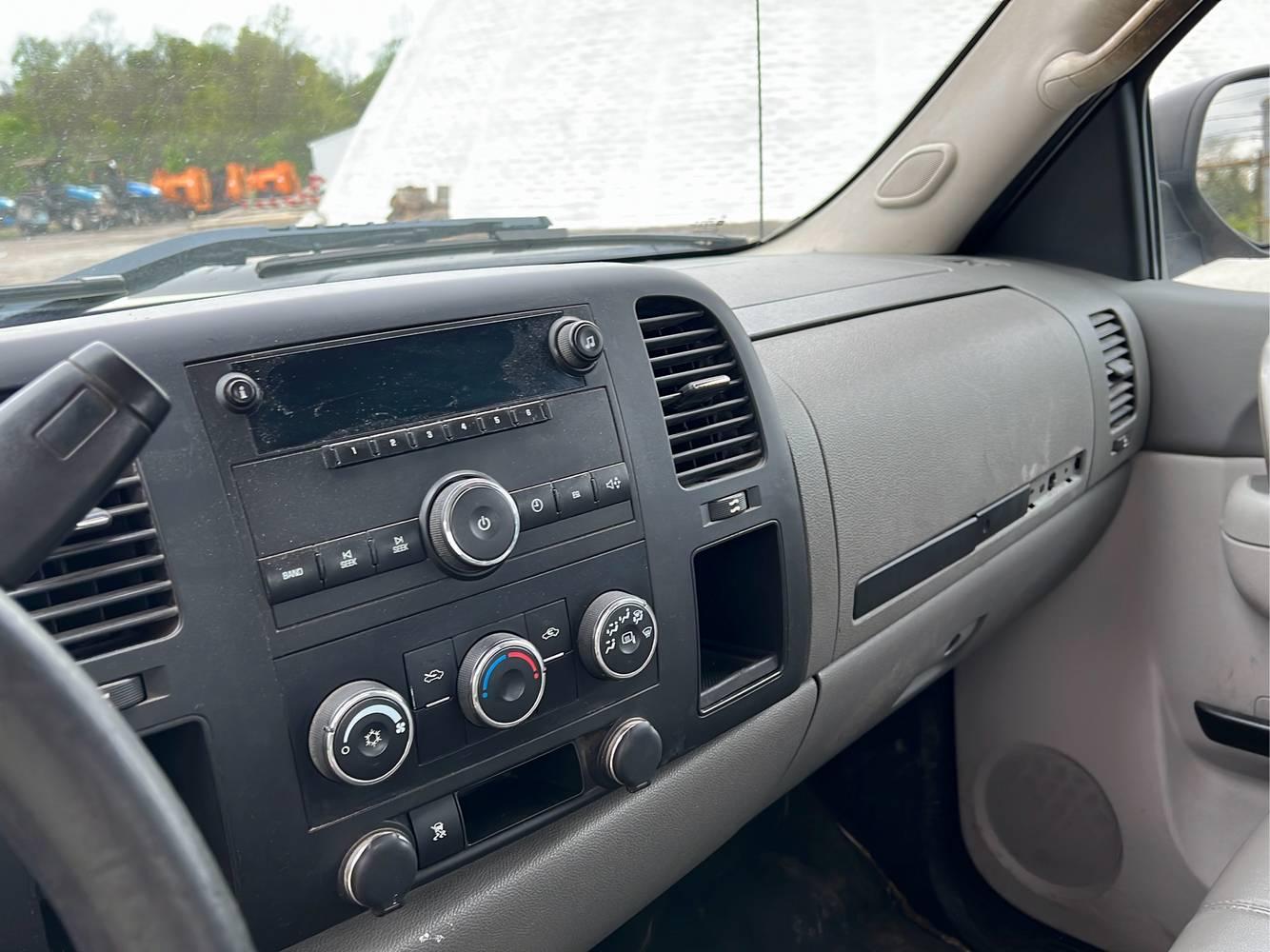 2011 Chevrolet Silverado 3500 HD Pickup Truck