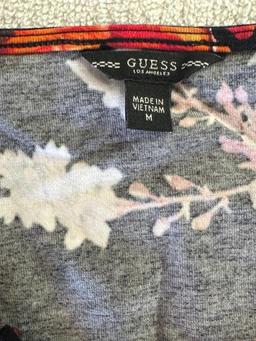 GUESS Salvadore Garden Print Black- Size Medium - Retail $49