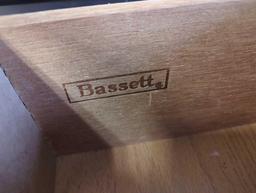 Vintage Basset desk with 4 drawers. Comes as is Shannon. Photos. Appears to be used. All items