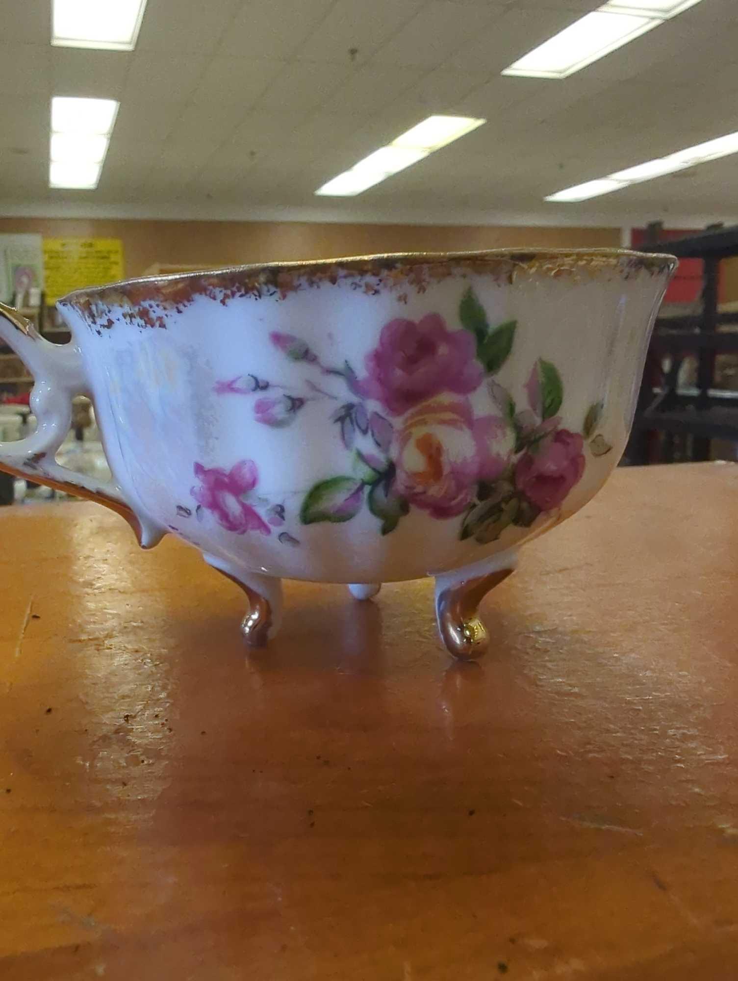 Shelf Lot of Assorted Items to Include, A Cup Of Christmas Tea Pot with Lid By Tom Hegg, Floral